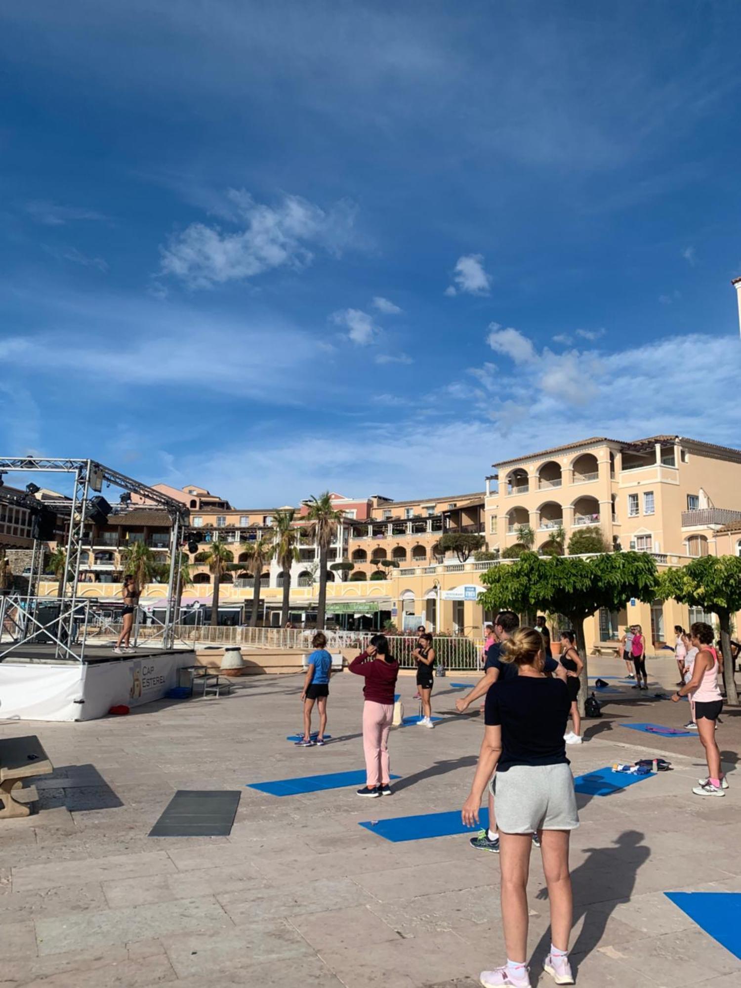 T2 En Rez De Jardin Privatif Cloture , Cap Esterel Pierre Et Vacances ,Piscine Chauffee Des Le 05 Avril Au 02 Novembre Saint-Raphael (Var) Exterior foto