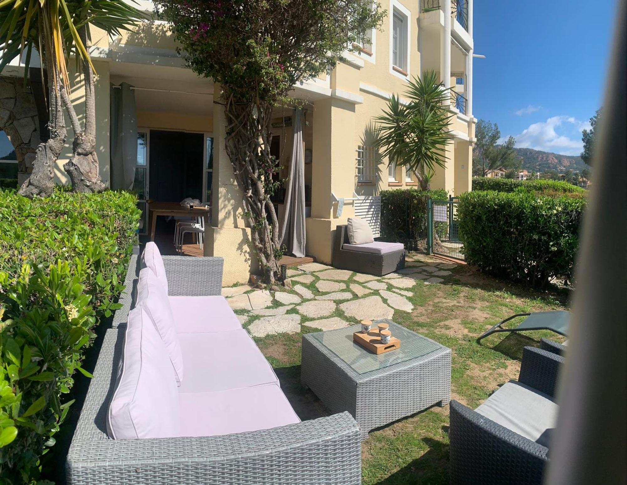 T2 En Rez De Jardin Privatif Cloture , Cap Esterel Pierre Et Vacances ,Piscine Chauffee Des Le 05 Avril Au 02 Novembre Saint-Raphael (Var) Exterior foto